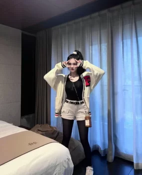 连体丝袜干净紧实甜妹