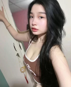 小圆脸妹妹 身材圆润饱满