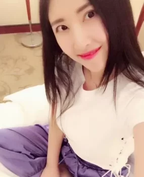 超漂亮白净MM帮你服务