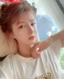 昆明清纯小妹妹馒头粉逼，水多，刚下水，需要调教