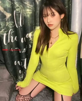 00年肉肉女孩水多多，b紧胸大屁股翘